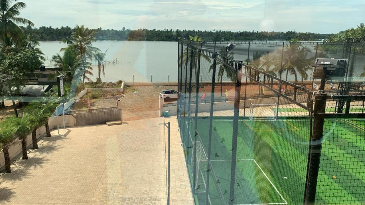 Cap Sports Center Hotell Nīleshwar Eksteriør bilde